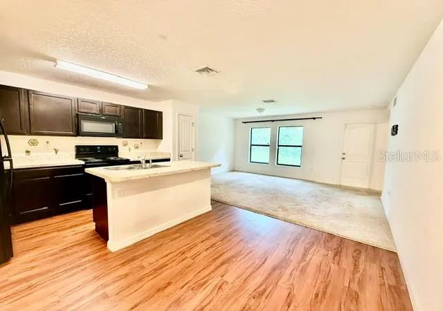 Photo 4 of Single family home for sale at 707 W Chelsea St, Deland, FL 32720 | MLS# V4951215 | Listing updated on 2026-09-19