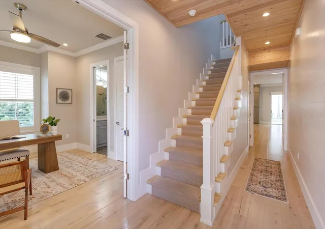 Photo 3 of Single family home for sale at 533 Country Clb Dr, Winter Park, FL 32789 | MLS# O6440841 | Listing updated on 2026-10-10