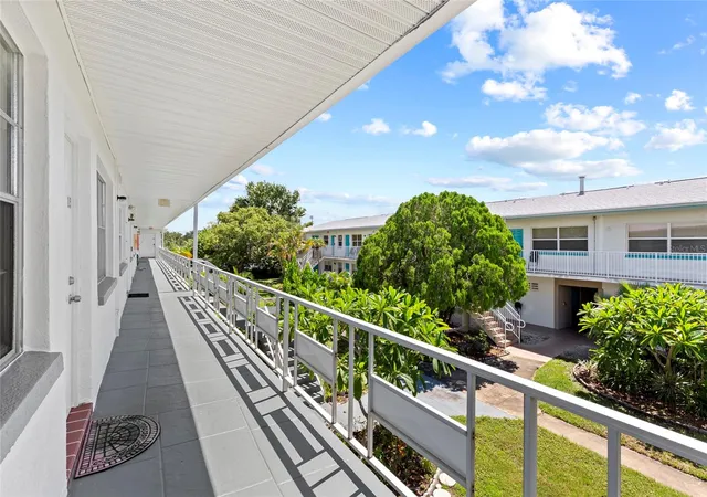 Photo 3 of Condo for sale at 5875 18th Street N #15, Saint Petersburg, FL 33714 | MLS# A4705735 | Listing updated on 2026-10-01