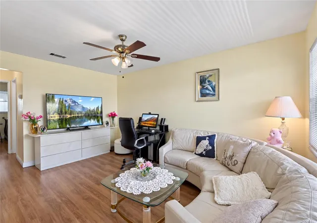 Photo 4 of Condo for sale at 5875 18th Street N #15, Saint Petersburg, FL 33714 | MLS# A4705735 | Listing updated on 2026-10-01