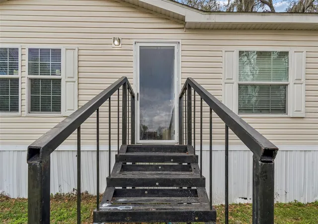 Photo 2 of Manufactured home for sale at 27435 Holiday Dr, Dade City, FL 33525 | MLS# TB8547470 | Listing updated on 2026-09-22