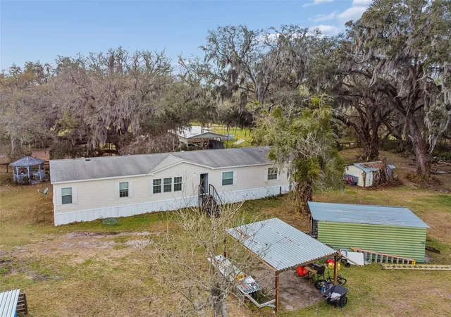 Photo 4 of Manufactured home for sale at 27435 Holiday Dr, Dade City, FL 33525 | MLS# TB8547470 | Listing updated on 2026-09-22
