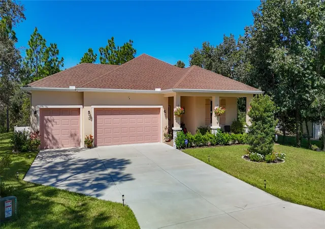 Photo 4 of Single family home for sale at 12 Dahlia Ct S, Homosassa, FL 34446 | MLS# W7889407 | Listing updated on 2026-09-12