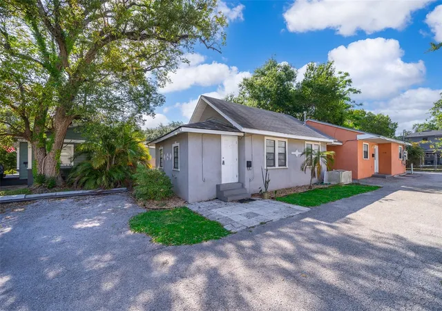 Photo 3 of Multi family home for sale at 116 E & 118 Muriel St, Orlando, FL 32806 | MLS# R4911979 | Listing updated on 2026-10-01
