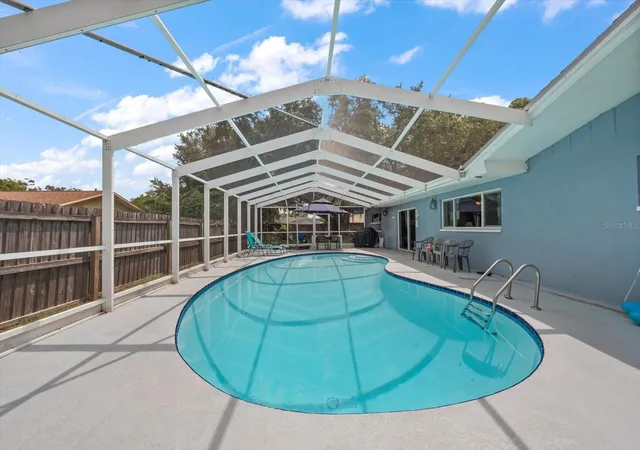 Photo 2 of Single family home for sale at 1 Maplewood Ave, Clearwater, FL 33765 | MLS# TB8547485 | Listing updated on 2026-10-03