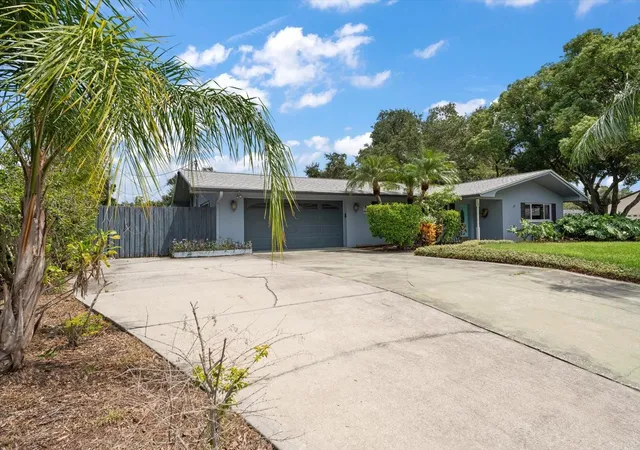 Photo 4 of Single family home for sale at 1 Maplewood Ave, Clearwater, FL 33765 | MLS# TB8547485 | Listing updated on 2026-10-03