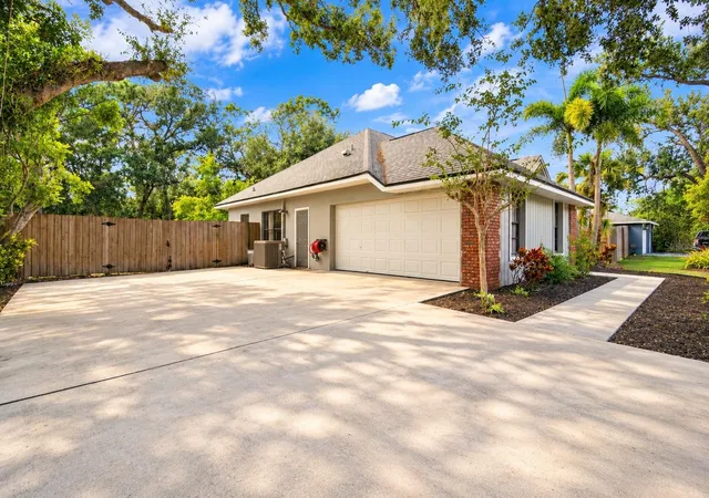 Photo 1 of Single family home for sale at 5914 99th Street E, Bradenton, FL 34202 | MLS# A4705740 | Listing updated on 2026-10-23