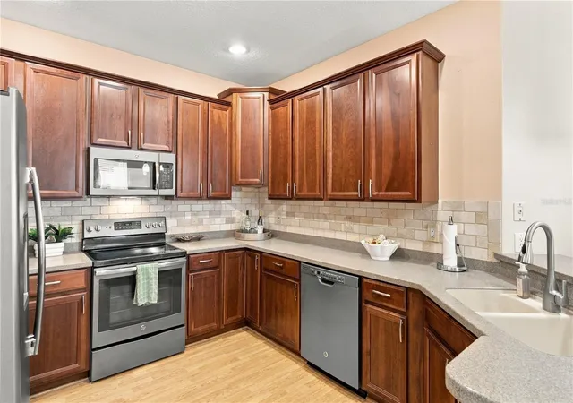 Photo 2 of Sale Pending at 10719 Ashford Oaks Dr, Tampa, FL 33625 | MLS# TB8547486 | Listing updated on 2026-10-15