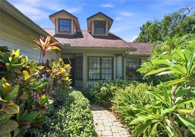 Photo 4 of Single family home for sale at 2942 Longbrooke Way, Clearwater, FL 33760 | MLS# TB8547491 | Listing updated on 2026-09-20