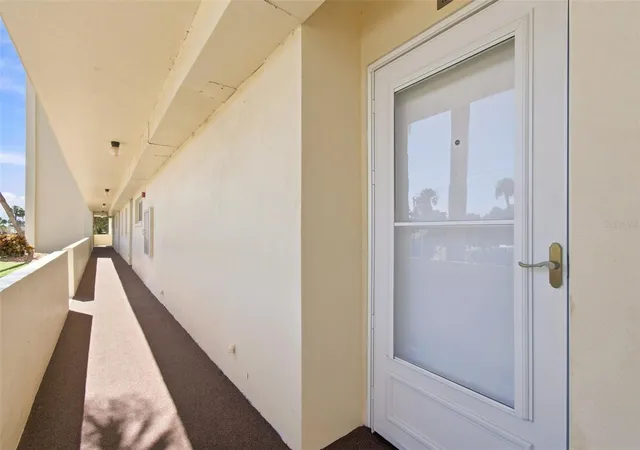 Photo 3 of Condo for sale at 4650 Cove Cir #104, Saint Petersburg, FL 33708 | MLS# TB8547500 | Listing updated on 2026-10-03