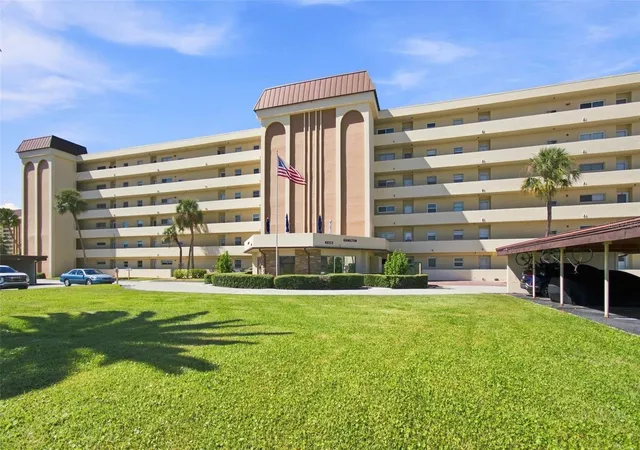 Photo 87 of Condo for sale at 4650 Cove Cir #104, Saint Petersburg, FL 33708 | MLS# TB8547500 | Listing updated on 2026-09-12