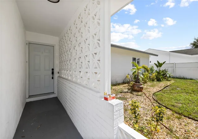 Photo 4 of Single family home for sale at 2051 Little Neck Rd, Clearwater, FL 33755 | MLS# TB8547503 | Listing updated on 2026-10-05