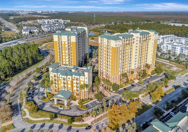 Listing Photo 2 - Condo for sale in building located at 8101 Resort Vlg Dr, Orlando, FL 32821 - Unit #31308