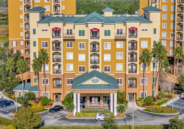 Listing Photo 4 - Condo for sale in building located at 8101 Resort Vlg Dr, Orlando, FL 32821 - Unit #31308