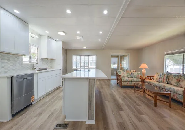 Photo 4 of Manufactured home for sale at 229 Dixie, Tarpon Springs, FL 34689 | MLS# TB8547505 | Listing updated on 2026-10-17
