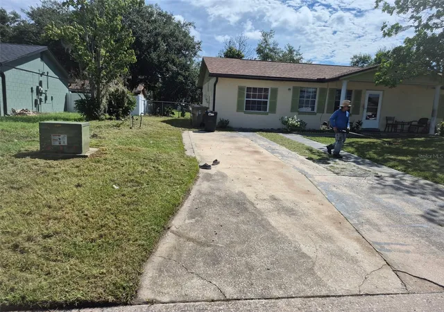 Photo 3 of Single family home for sale at 255 Gardenia Rd, Kissimmee, FL 34743 | MLS# O6440875 | Listing updated on 2026-09-12