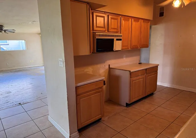 Photo 3 of Sale Pending at 3404 Sebring Ave, Orlando, FL 32806 | MLS# O6440884 | Listing updated on 2026-09-14