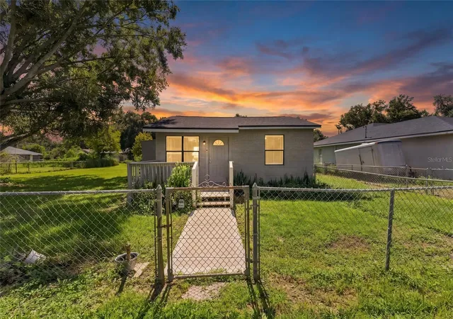 Photo 1 of Single family home for sale at 652 N Jackson St, Eagle Lake, FL 33839 | MLS# TB8547514 | Listing updated on 2026-09-12