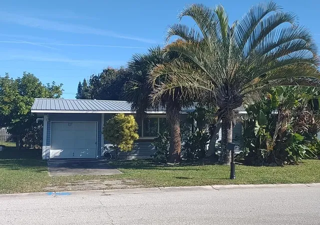 Photo 3 of Single family home for sale at 227 Woodland Ave, Cocoa Beach, FL 32931 | MLS# O6440887 | Listing updated on 2026-09-26