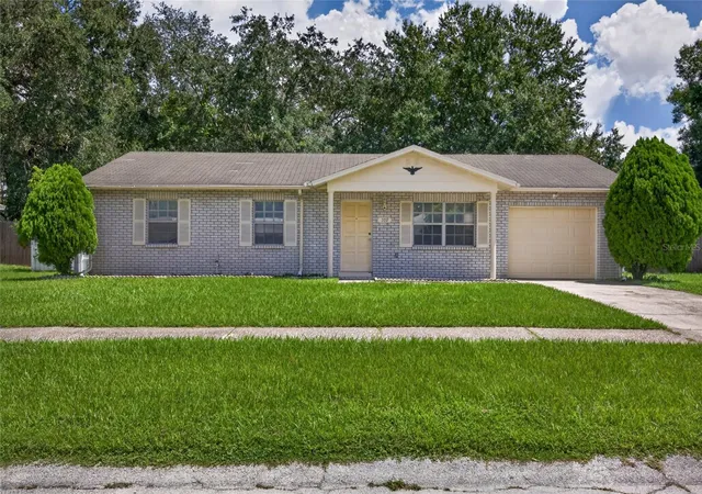 Photo 1 of Single family home for sale at 709 Hemlock Ln, Lakeland, FL 33810 | MLS# TB8547516 | Listing updated on 2026-10-03