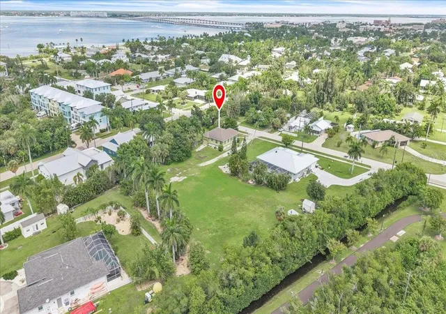 Photo 3 of Single family home for sale at 309 Shreve St, Punta Gorda, FL 33950 | MLS# C7530618 | Listing updated on 2026-09-15