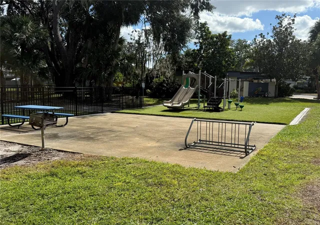 Photo 35 of Townhouse for sale at 2302 Barbados Dr, WINTER PARK, FL 32792 | MLS# O6440892 | Listing updated on 2026-10-08