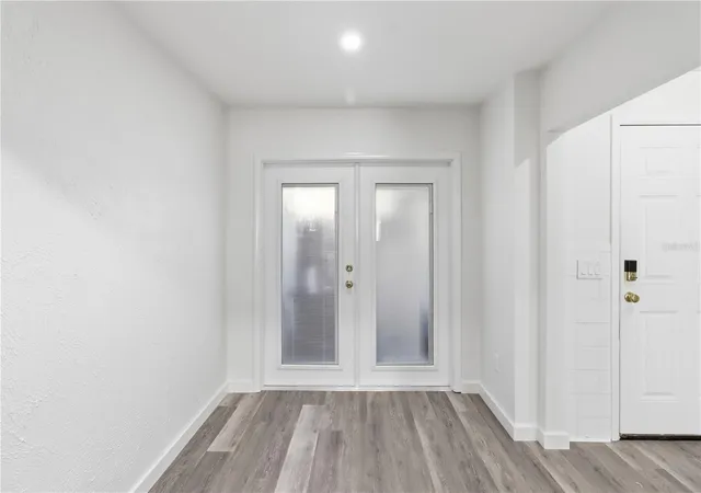 Photo 3 of Townhouse for sale at 2302 Barbados Dr, Winter Park, FL 32792 | MLS# O6440892 | Listing updated on 2026-10-08