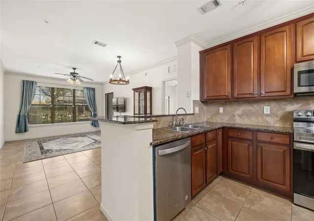 Photo 3 of Condo for sale at 901 Charo Pkwy #716, Davenport, FL 33897 | MLS# O6440896 | Listing updated on 2026-09-14