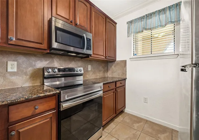Photo 4 of Condo for sale at 901 Charo Pkwy #716, Davenport, FL 33897 | MLS# O6440896 | Listing updated on 2026-09-14