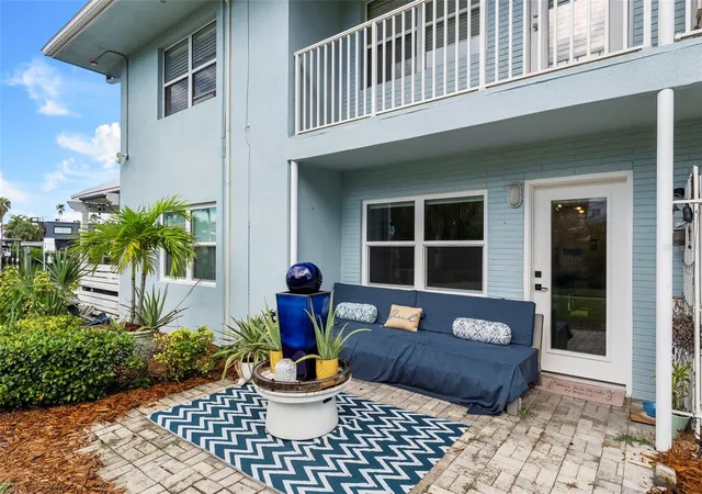 Photo 3 of Condo for sale at 300 Venetian Dr #1, Clearwater, FL 33755 | MLS# TB8547527 | Listing updated on 2026-10-08