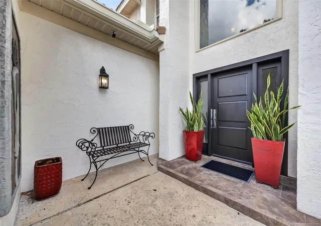 Photo 3 of Townhouse for sale at 2422 Sweetwater Country Clb Dr, Apopka, FL 32712 | MLS# O6440899 | Listing updated on 2026-09-30