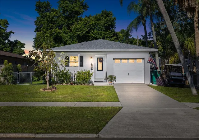 Photo 2 of Sale Pending at 1013 27th Avenue W, Palmetto, FL 34221 | MLS# TB8547532 | Listing updated on 2026-09-30