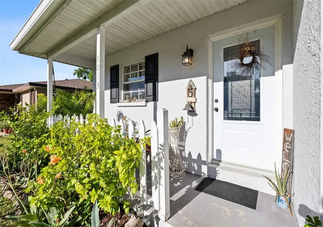 Photo 3 of Sale Pending at 1013 27th Avenue W, Palmetto, FL 34221 | MLS# TB8547532 | Listing updated on 2026-09-30
