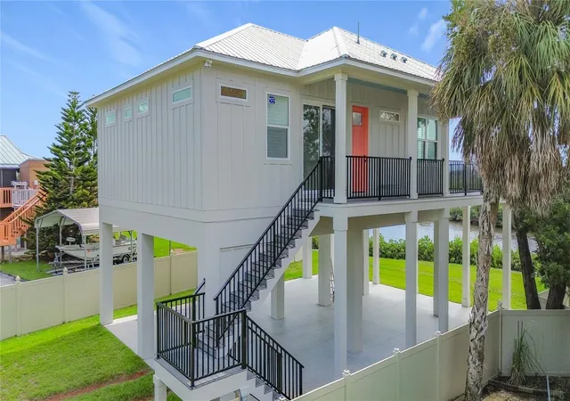 Photo 1 of Single family home for sale at 1625 S Wallace Point, Crystal River, FL 34429 | MLS# TB8547533 | Listing updated on 2026-10-06
