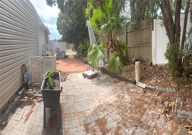 Photo 2 of Manufactured home for sale at 3301 Alt 19 N #130, Dunedin, FL 34698 | MLS# TB8547535 | Listing updated on 2026-09-12