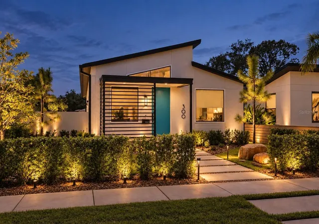 Photo 1 of Single family home for sale at 300 43rd Avenue N, Saint Petersburg, FL 33703 | MLS# TB8547538 | Listing updated on 2026-10-06