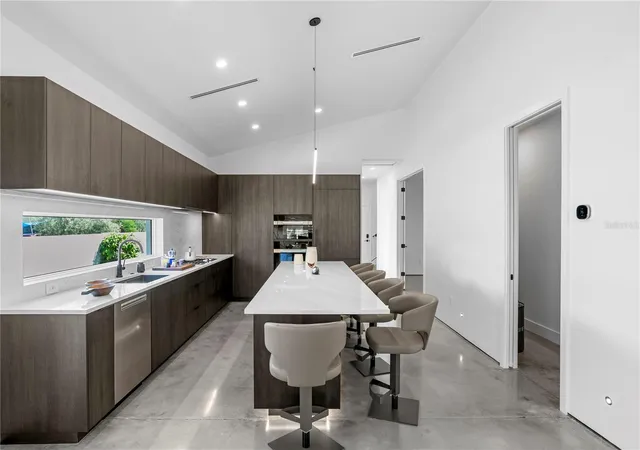 Photo 2 of Single family home for sale at 300 43rd Avenue N, Saint Petersburg, FL 33703 | MLS# TB8547538 | Listing updated on 2026-10-06