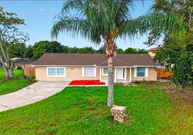 Photo 2 of Single family home for sale at 3106 Knightsbridge Rd, Orlando, FL 32818 | MLS# O6440909 | Listing updated on 2026-09-21