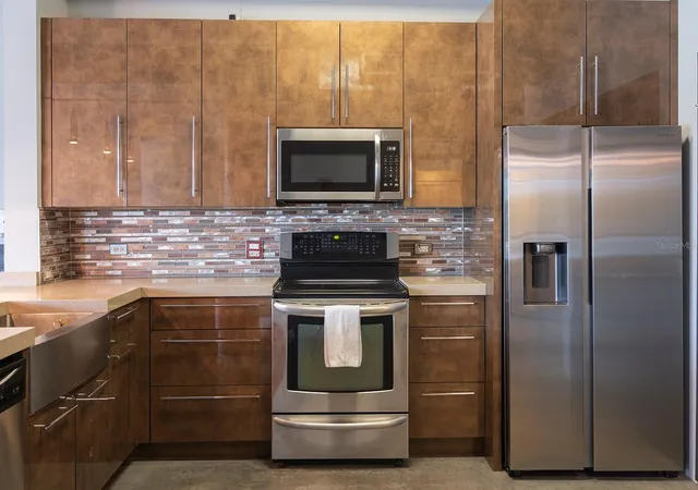 Photo 3 of Condo for sale at 10 N Summerlin Ave #28, Orlando, FL 32801 | MLS# O6440913 | Listing updated on 2026-10-03