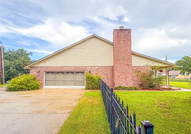 Photo 3 of Single family home for sale at 1290 E Gilbert St, Bartow, FL 33830 | MLS# L4964979 | Listing updated on 2026-10-08