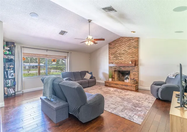 Photo 3 of Single family home for sale at 1290 E Gilbert St, Bartow, FL 33830 | MLS# L4964979 | Listing updated on 2026-10-08
