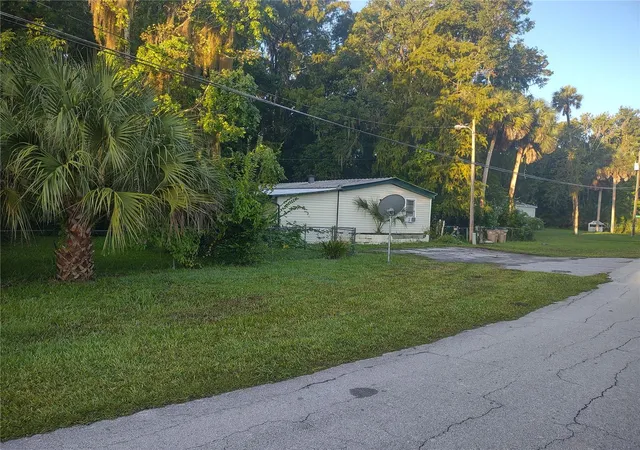 Photo 4 of Manufactured home for sale at 24548 Alligator Rd, Astor, FL 32102 | MLS# O6440919 | Listing updated on 2026-09-26