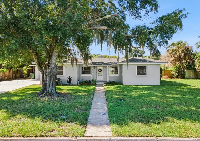 Photo 1 of Single family home for sale at 716 Ave I Ne, Winter Haven, FL 33881 | MLS# L4964980 | Listing updated on 2026-09-28