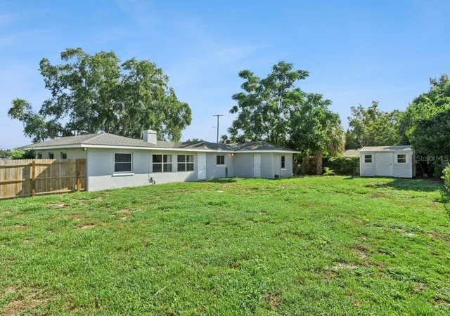 Photo 3 of Single family home for sale at 716 Ave I NE, Winter Haven, FL 33881 | MLS# L4964980 | Listing updated on 2026-09-28