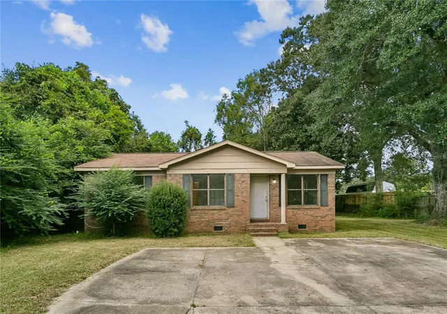 Photo 1 of Single family home for sale at 412 Hancock Ln, Pensacola, FL 32503 | MLS# A4705754 | Listing updated on 2026-09-12