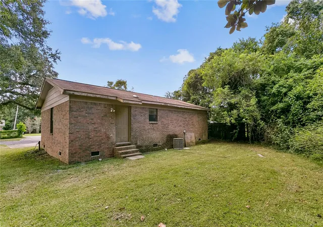Photo 14 of Single family home for sale at 412 Hancock Ln, Pensacola, FL 32503 | MLS# A4705754 | Listing updated on 2026-09-12