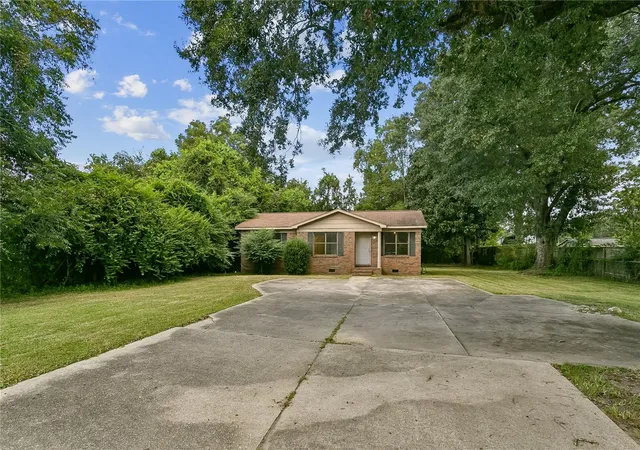 Photo 2 of Single family home for sale at 412 Hancock Ln, Pensacola, FL 32503 | MLS# A4705754 | Listing updated on 2026-09-12