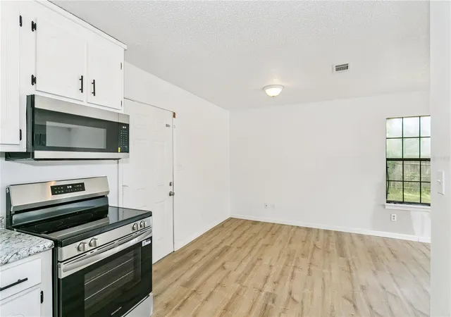 Photo 4 of Single family home for sale at 412 Hancock Ln, Pensacola, FL 32503 | MLS# A4705754 | Listing updated on 2026-09-12