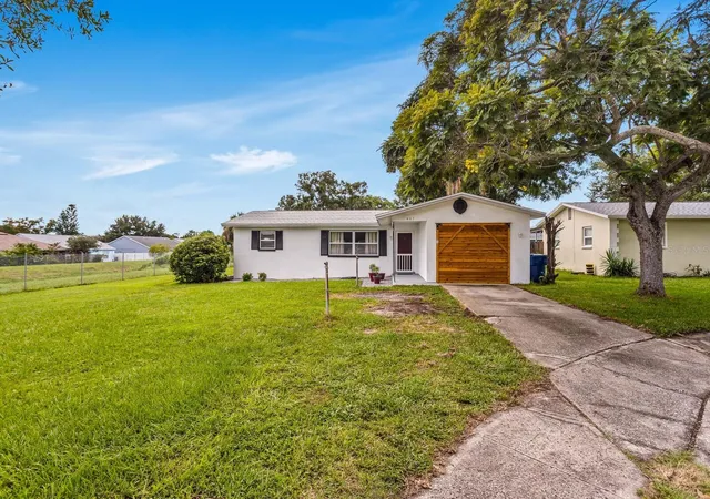 Photo 2 of Single family home for sale at 407 Ocean Ct, Clearwater, FL 33756 | MLS# TB8547568 | Listing updated on 2026-10-06