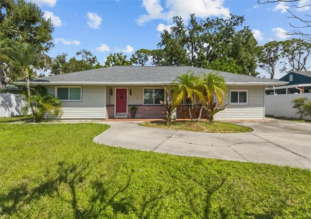 Photo 2 of Single family home for sale at 2520 E Milmar Dr, Sarasota, FL 34237 | MLS# A4705759 | Listing updated on 2026-09-27